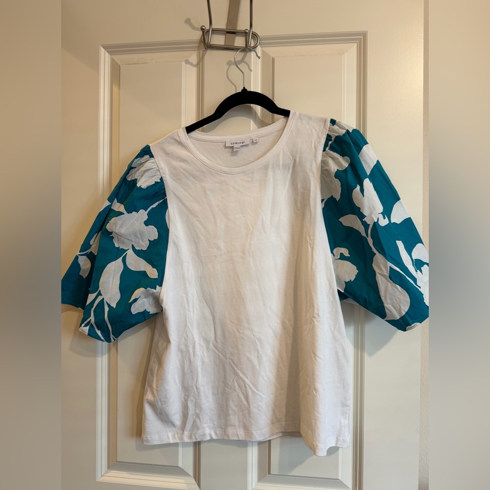 Chico’s t shirt blouse. Size 1 (US medium)
